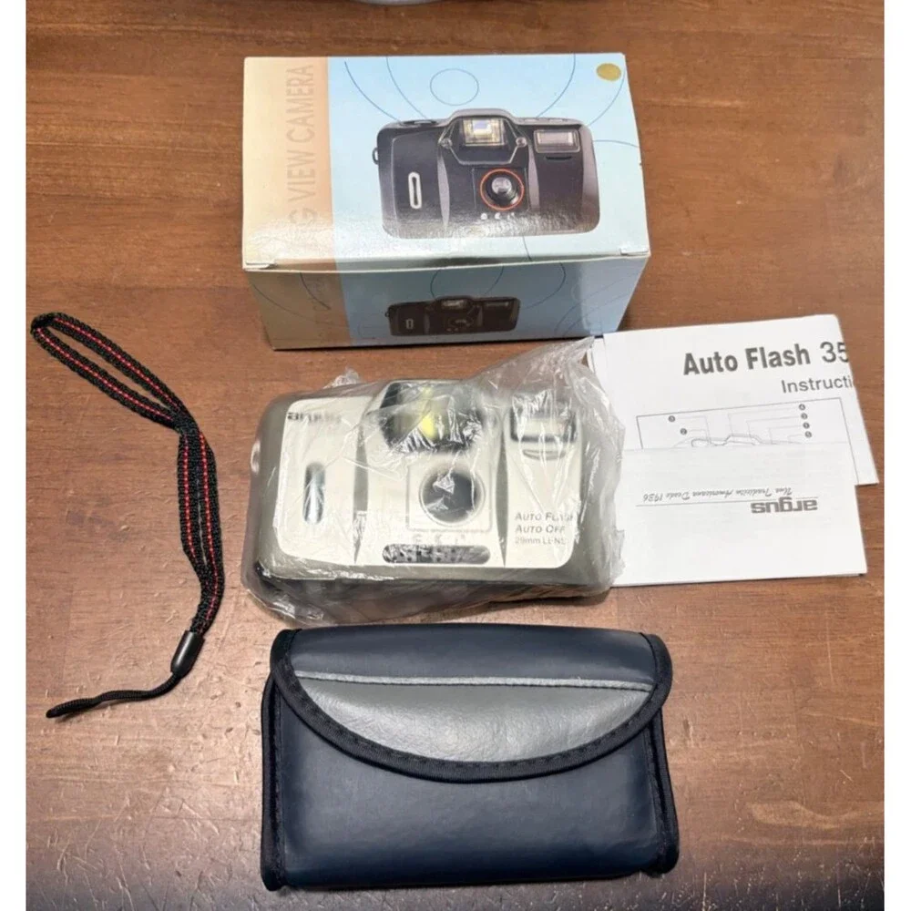 NOS 35mm Film Camera Argus FF300 Auto Flash in box w/ case, manual & wrist strap